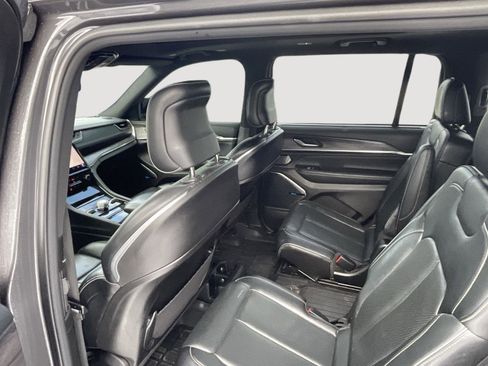 Used 2022 Jeep Grand Cherokee L Overland w/ Luxury Tech Group IV image 22