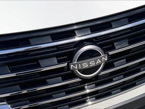 Used 2024 Nissan Rogue S AWD/4WD image 29