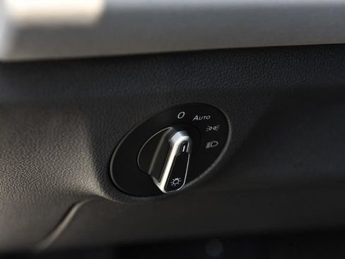 New 2026 Volkswagen Jetta SE FWD image 11