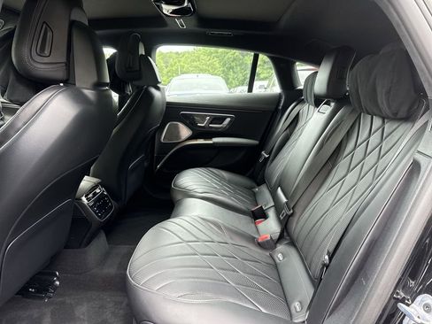 Used 2023 Mercedes-Benz EQS 580 4MATIC Sedan image 25