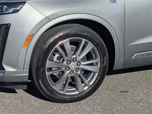 Used 2023 Cadillac XT6 Premium Luxury image 9