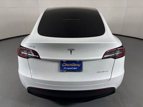 Used 2024 Tesla Model Y Long Range AWD/4WD image 7