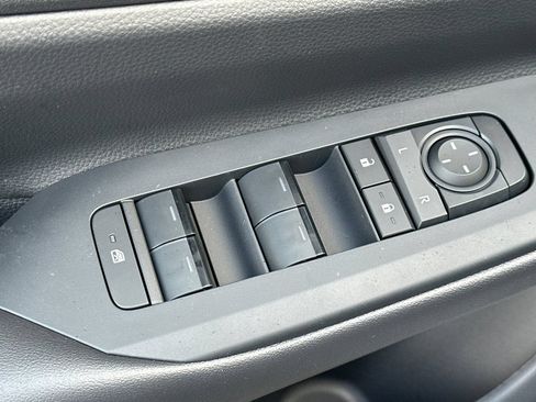 New 2026 Toyota Prius Plug-In Hybrid FWD image 12