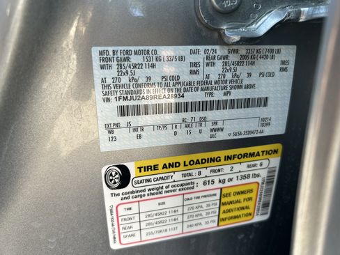 Used 2024 Ford Expedition Limited image 26