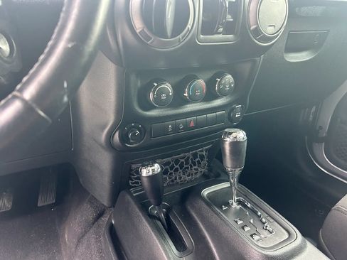 Used 2017 Jeep Wrangler Unlimited Sport w/ Quick Order Package 24S AWD/4WD image 11