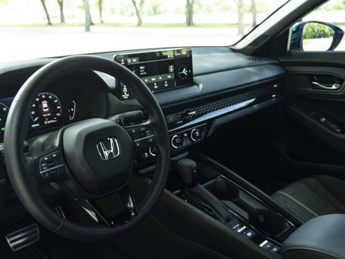 Used 2025 Honda Accord Sport image 16