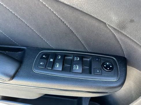 Used 2021 Dodge Charger SXT w/ Blacktop Package AWD/4WD image 14