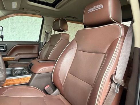Used 2016 Chevrolet Silverado 2500 High Country w/ High Country Premium Package AWD/4WD image 2