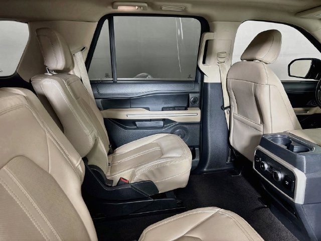 Used 2022 Ford Expedition Limited RWD image 24