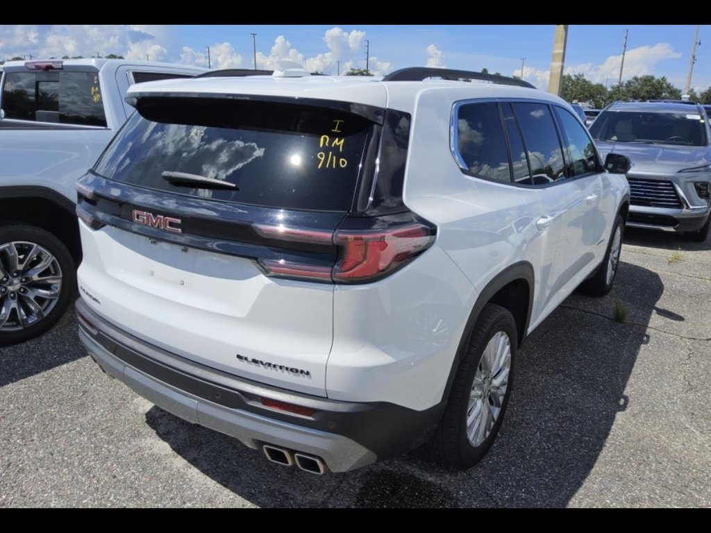 Used 2024 GMC Acadia Elevation FWD image 2