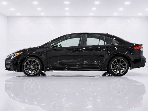 Used 2026 Toyota Corolla SE FWD image 2