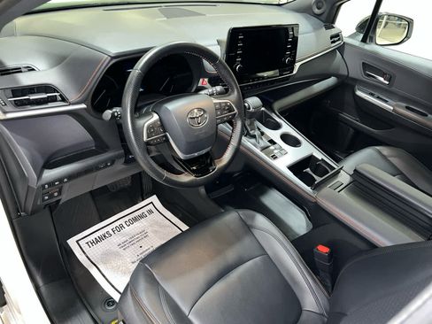 Used 2022 Toyota Sienna XSE w/ XSE Plus Package AWD/4WD image 15