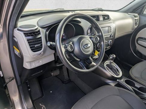 Used 2016 Kia Soul + FWD image 9