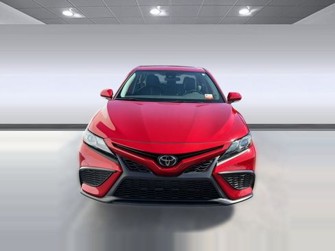 Used 2024 Toyota Camry SE FWD image 6