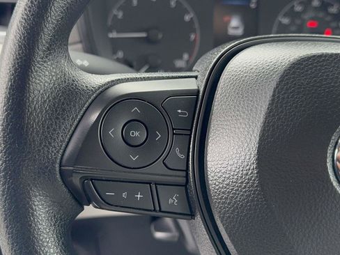 Used 2024 Toyota Corolla Cross L image 16