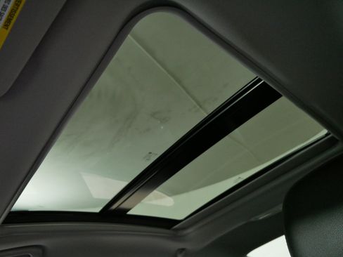 Used 2022 Chevrolet Malibu Premier image 30