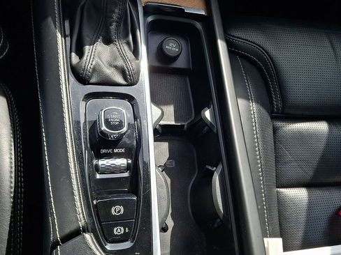 Used 2020 Volvo XC90 T6 Inscription w/ Protection Package Premier AWD/4WD image 26