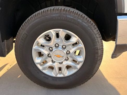 Used 2026 Chevrolet Silverado 2500 LT AWD/4WD image 5