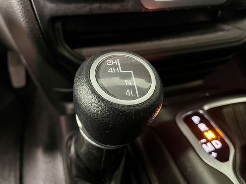 Used 2023 Jeep Wrangler Sport S image 21