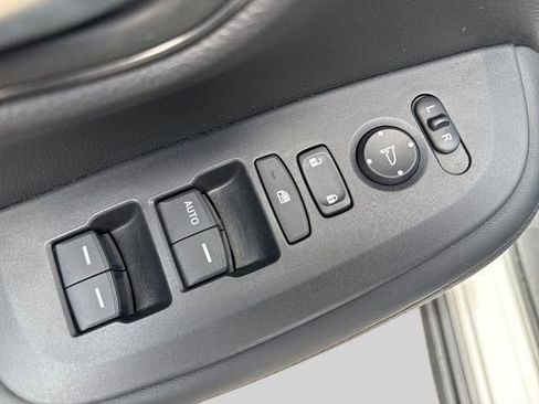 Certified 2024 Honda HR-V LX image 5