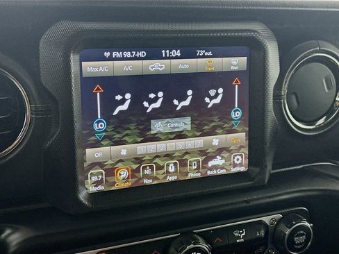 Used 2022 Jeep Gladiator Overland image 18