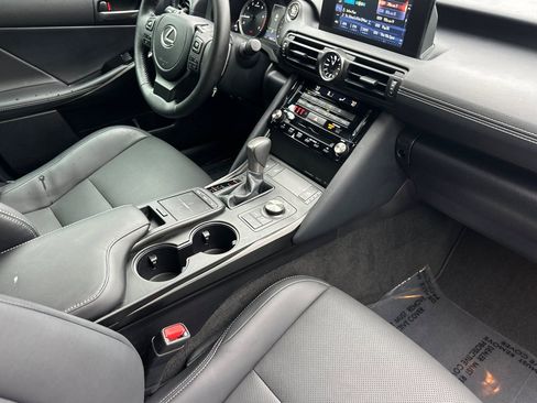 Certified 2025 Lexus IS 300 F Sport image 19