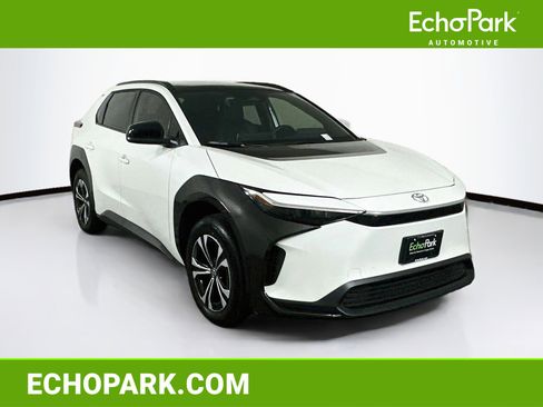 Used 2025 Toyota bZ4X FWD image 1