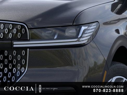 New 2026 Lincoln Navigator Premiere AWD/4WD image 18