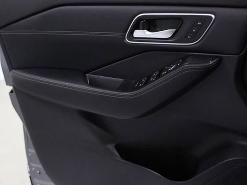 New 2026 Nissan Rogue Platinum w/ Platinum Premium Package image 11