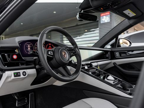 Certified 2026 Porsche Panamera 4 AWD/4WD image 4