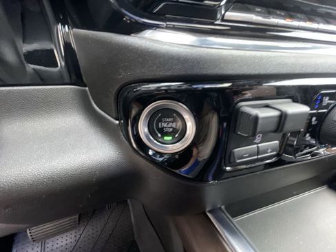 Used 2024 Chevrolet Silverado 1500 High Country w/ High Country Premium Package AWD/4WD image 16