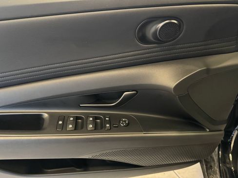 Used 2025 Hyundai Elantra Sport FWD image 19