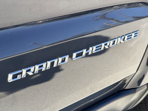 Used 2015 Jeep Grand Cherokee Limited image 13