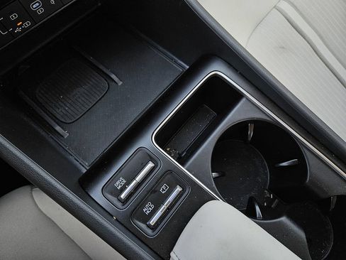 Used 2025 Hyundai Sonata SEL FWD image 16