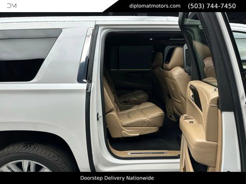 Used 2019 Cadillac Escalade ESV Platinum image 21