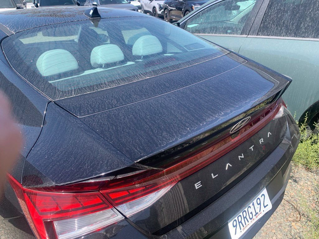 Used 2025 Hyundai Elantra Limited FWD image 6