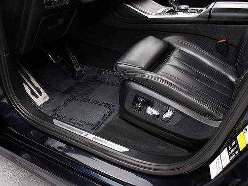 Used 2019 BMW X7 xDrive50i w/ Dynamic Handling Package image 25