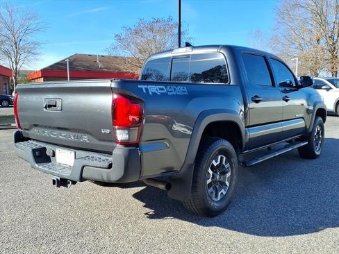 Used 2019 Toyota Tacoma TRD Off-Road image 6