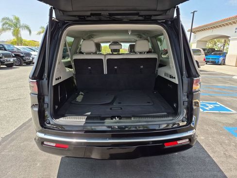 Certified 2024 Jeep Wagoneer L Series II RWD image 27