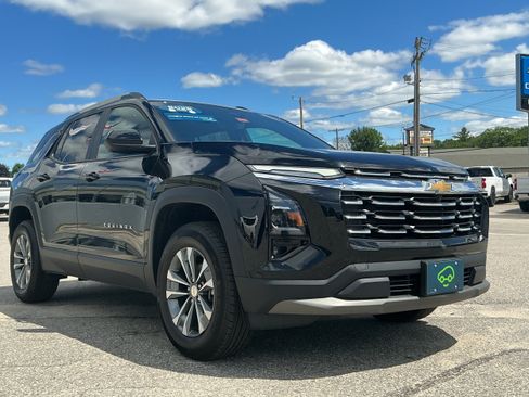Certified 2025 Chevrolet Equinox LT w/ Convenience Package II AWD/4WD image 4