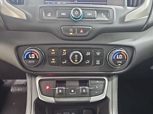 Used 2023 GMC Terrain SLE w/ Driver Convenience Package FWD image 28
