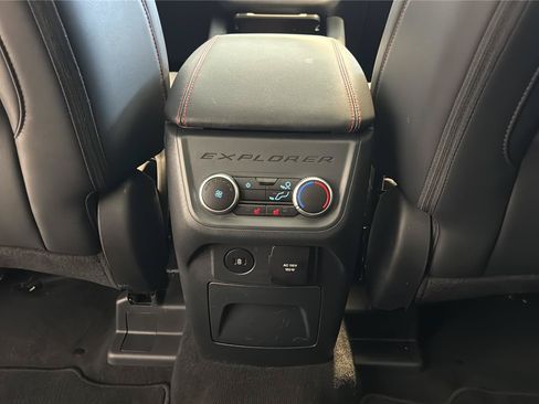 Certified 2025 Ford Explorer ST-Line w/ Premium Package AWD/4WD image 29