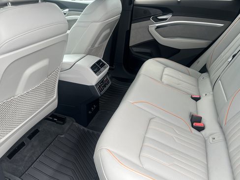 Used 2022 Audi e-tron Chronos AWD/4WD image 16