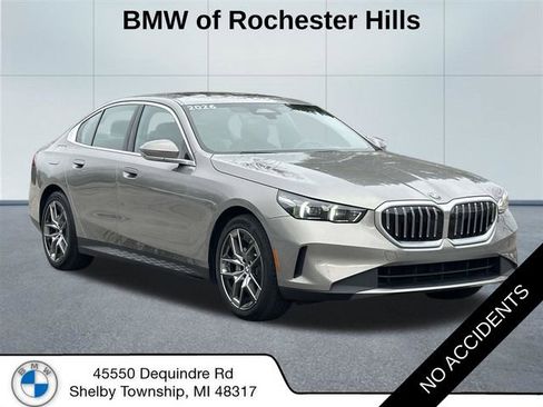 Used 2026 BMW 530i xDrive w/ Premium Package AWD/4WD image 1