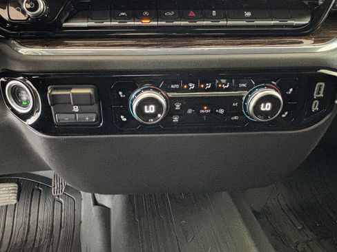 Used 2024 GMC Sierra 1500 Elevation w/ LPO, Elevation Black Package image 16