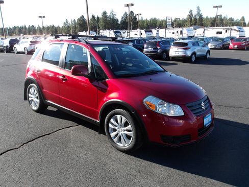 Used 2013 Suzuki SX4 AWD Hatchback image 7