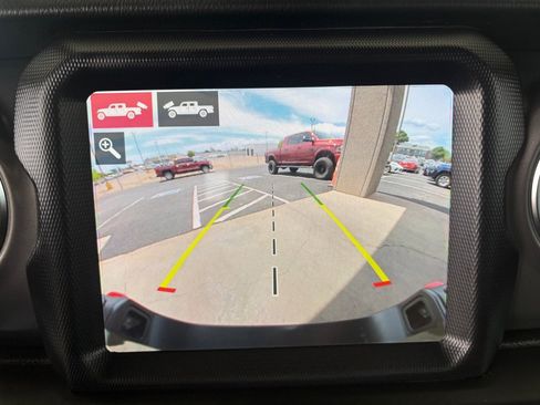 Used 2021 Jeep Gladiator Rubicon AWD/4WD image 11