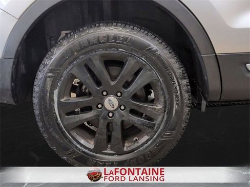 Used 2018 Ford Explorer XLT w/ Equipment Group 201A image 32