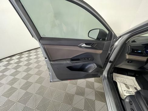 Used 2022 Volkswagen Taos SEL AWD/4WD image 18