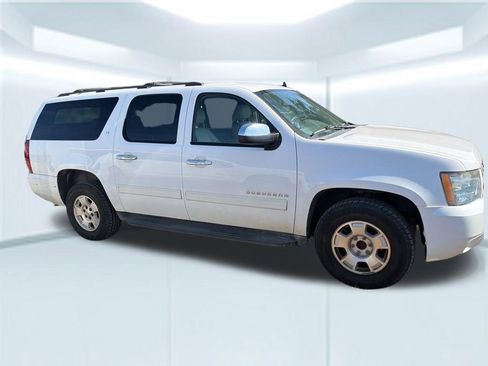 Used 2013 Chevrolet Suburban LT image 10